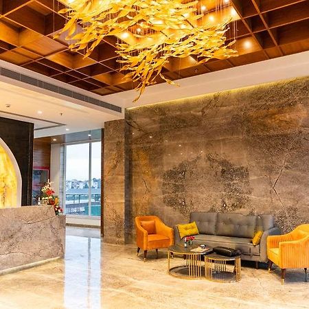 Clarion Hotel Epicure دهرادون المظهر الداخلي الصورة